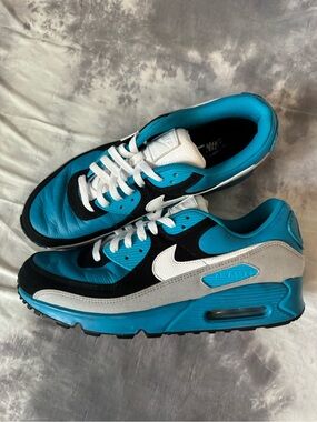 Nike Air Max Blue Black White Retro Sneakers. (LEATHER) BUY NOW.
